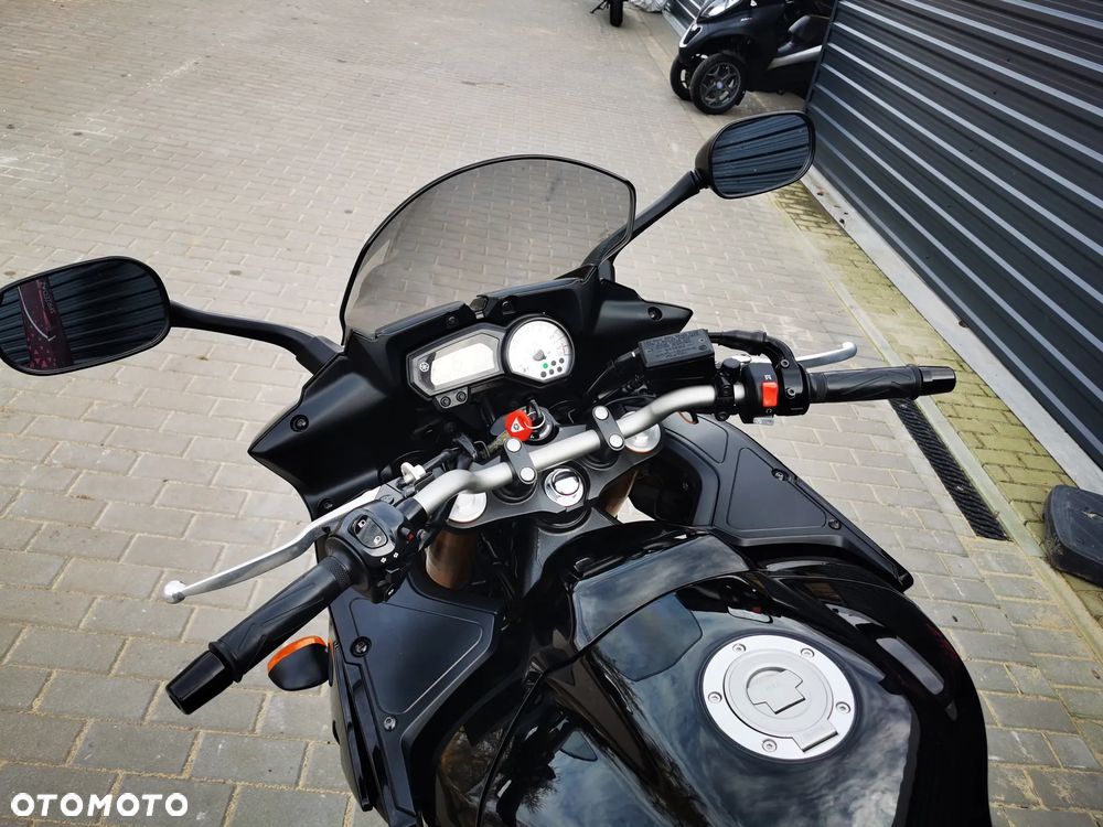Yamaha FZ8 - 13