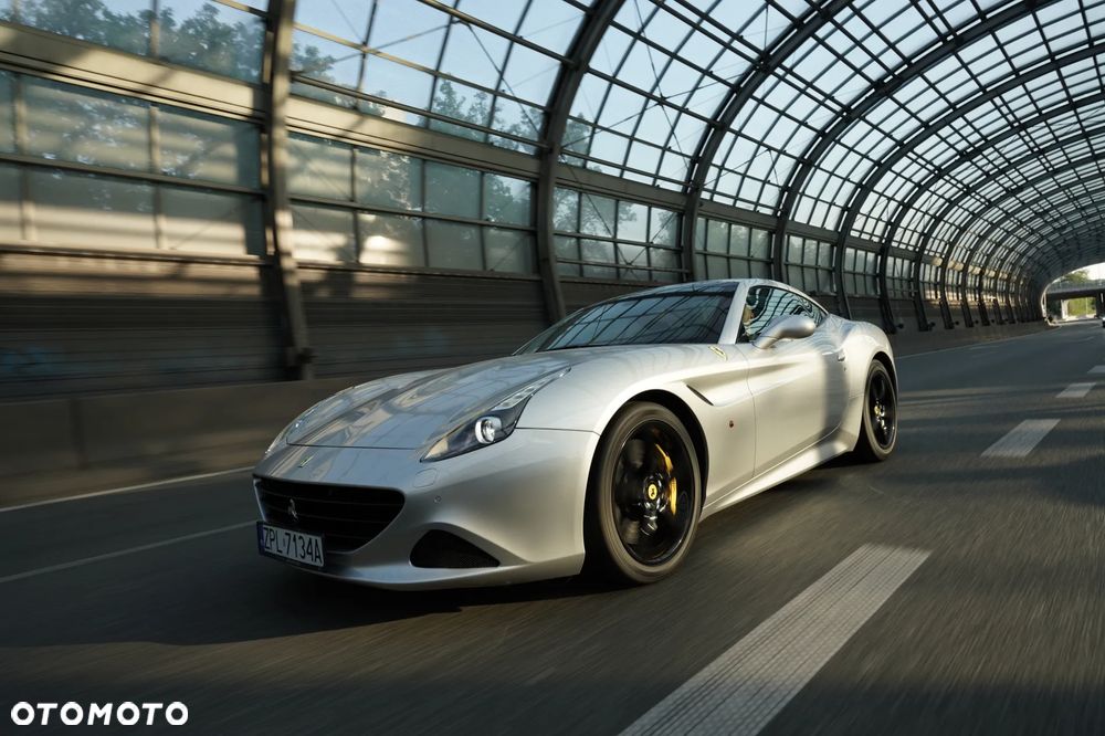 Ferrari California T - 2