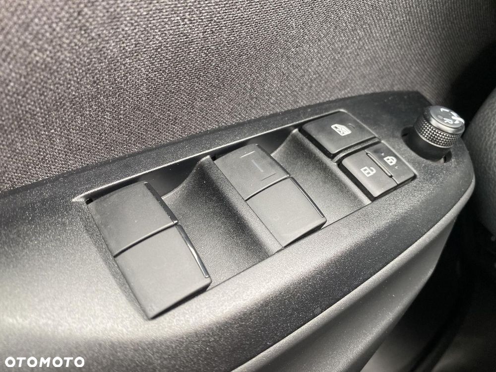 Toyota Yaris Hybrid 1.5 Style - 23