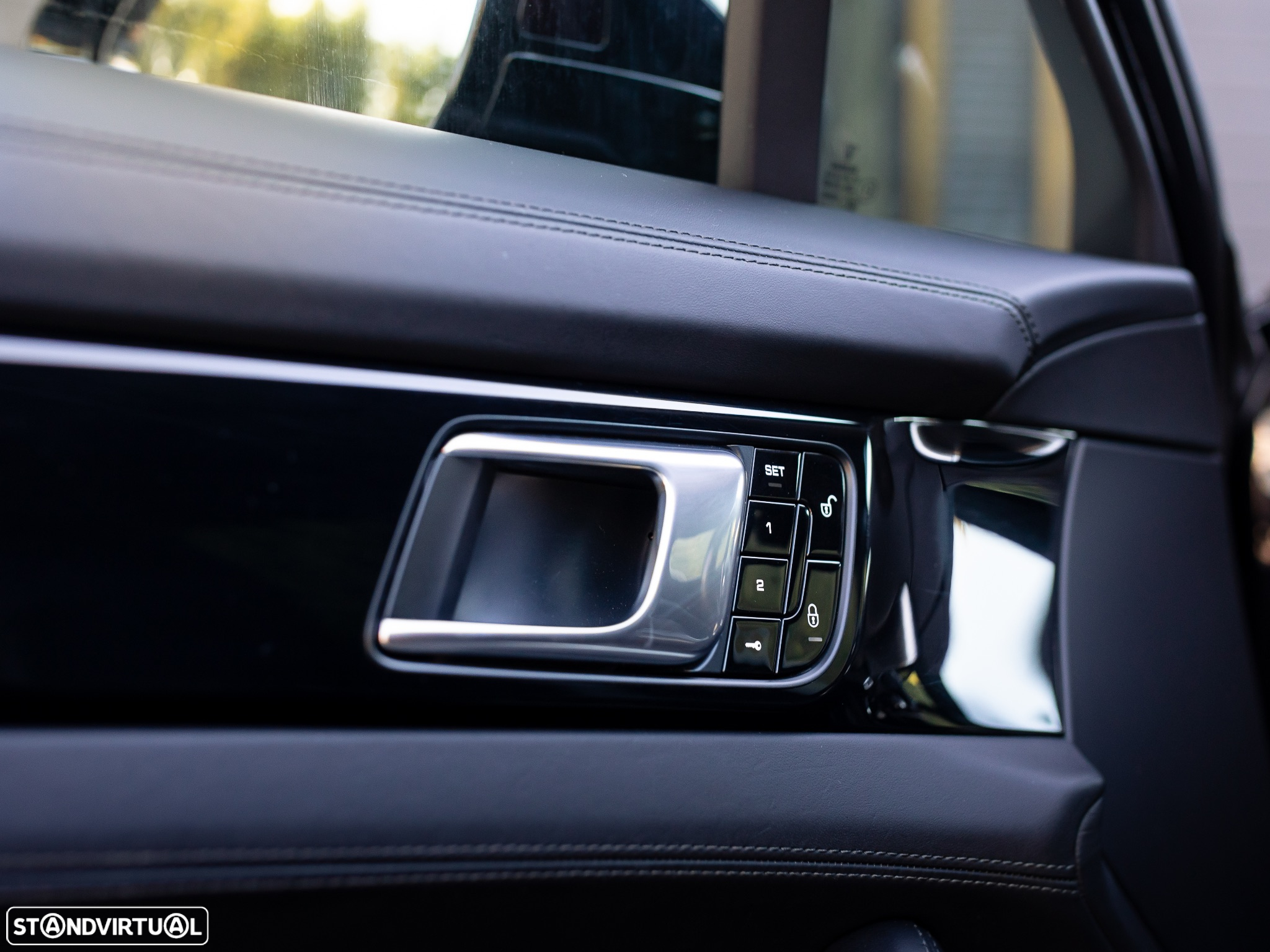 Porsche Panamera 4 E-Hybrid - 30
