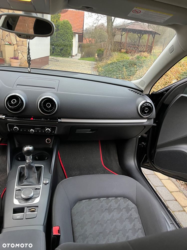 Audi A3 Sportback 1.4 TFSI Ambiente - 34