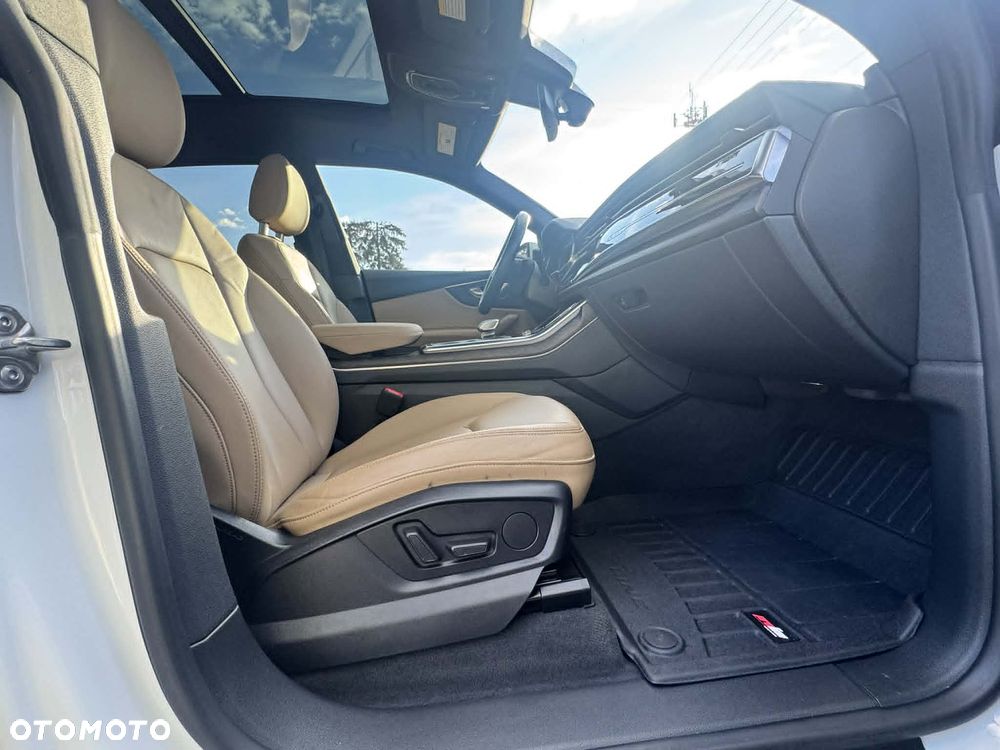 Audi Q8 - 17