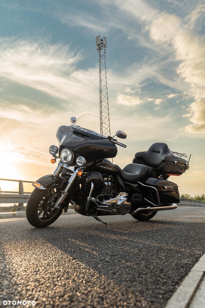 Harley-Davidson FLHT Electra Glide Standard - 1