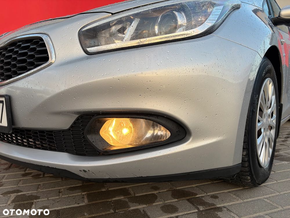 Kia Ceed - 13