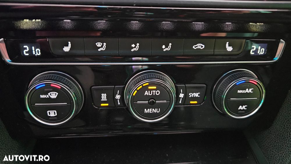 Volkswagen Passat Variant 2.0 TDI DSG (BlueMotion Technology) Highline - 23