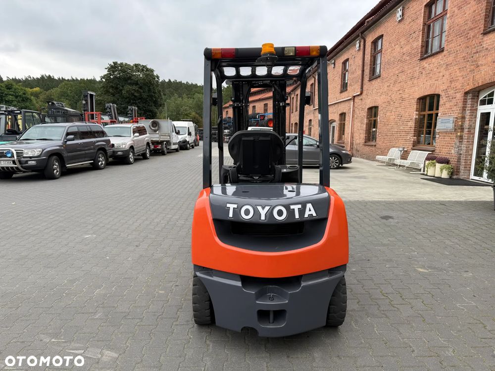 Toyota 02-8FDF25 - 4