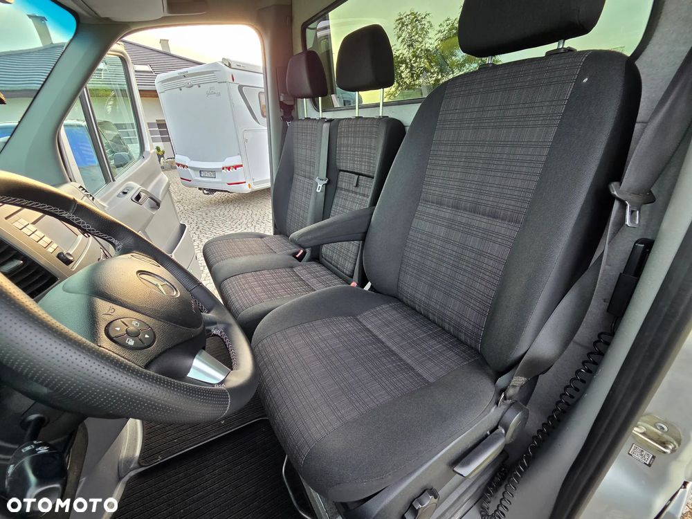 Mercedes-Benz Sprinter - 32