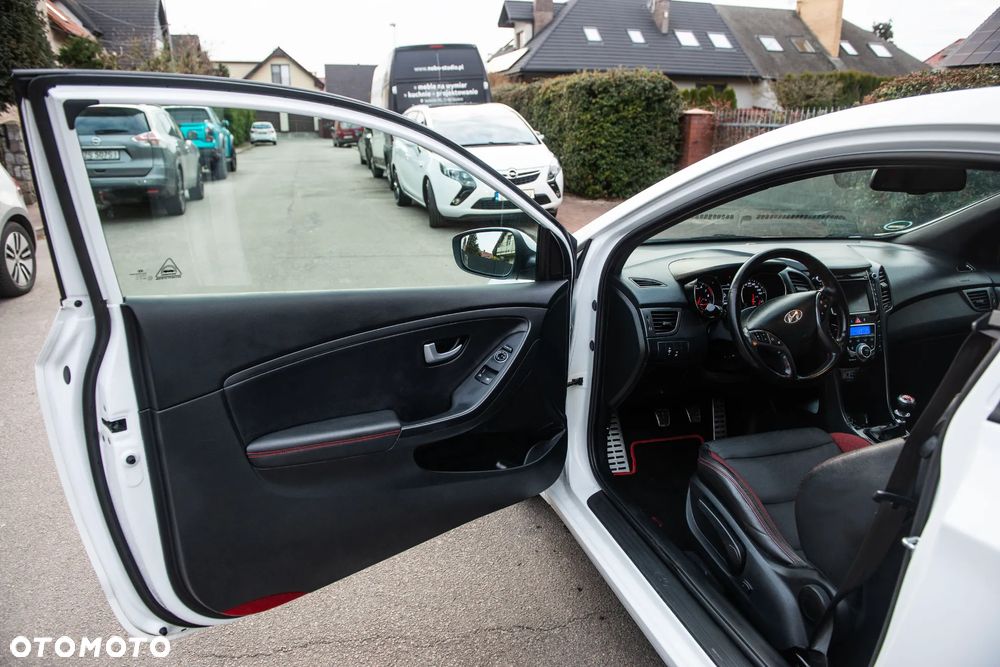 Hyundai i30 1.6 T GDI Turbo - 17
