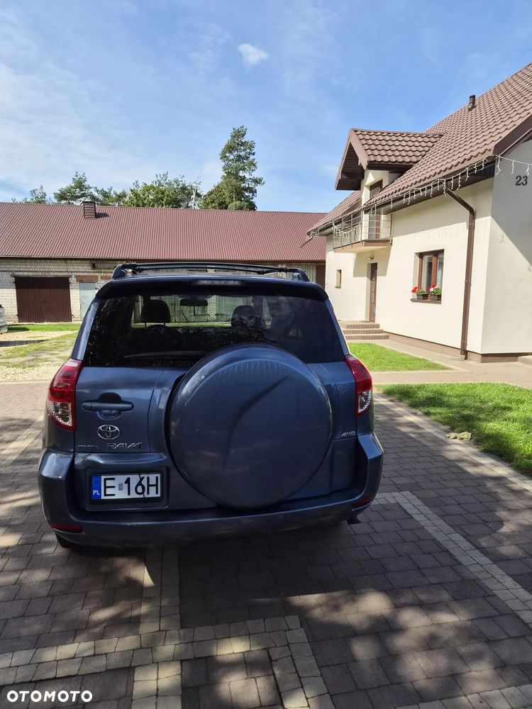 Toyota RAV4 - 8