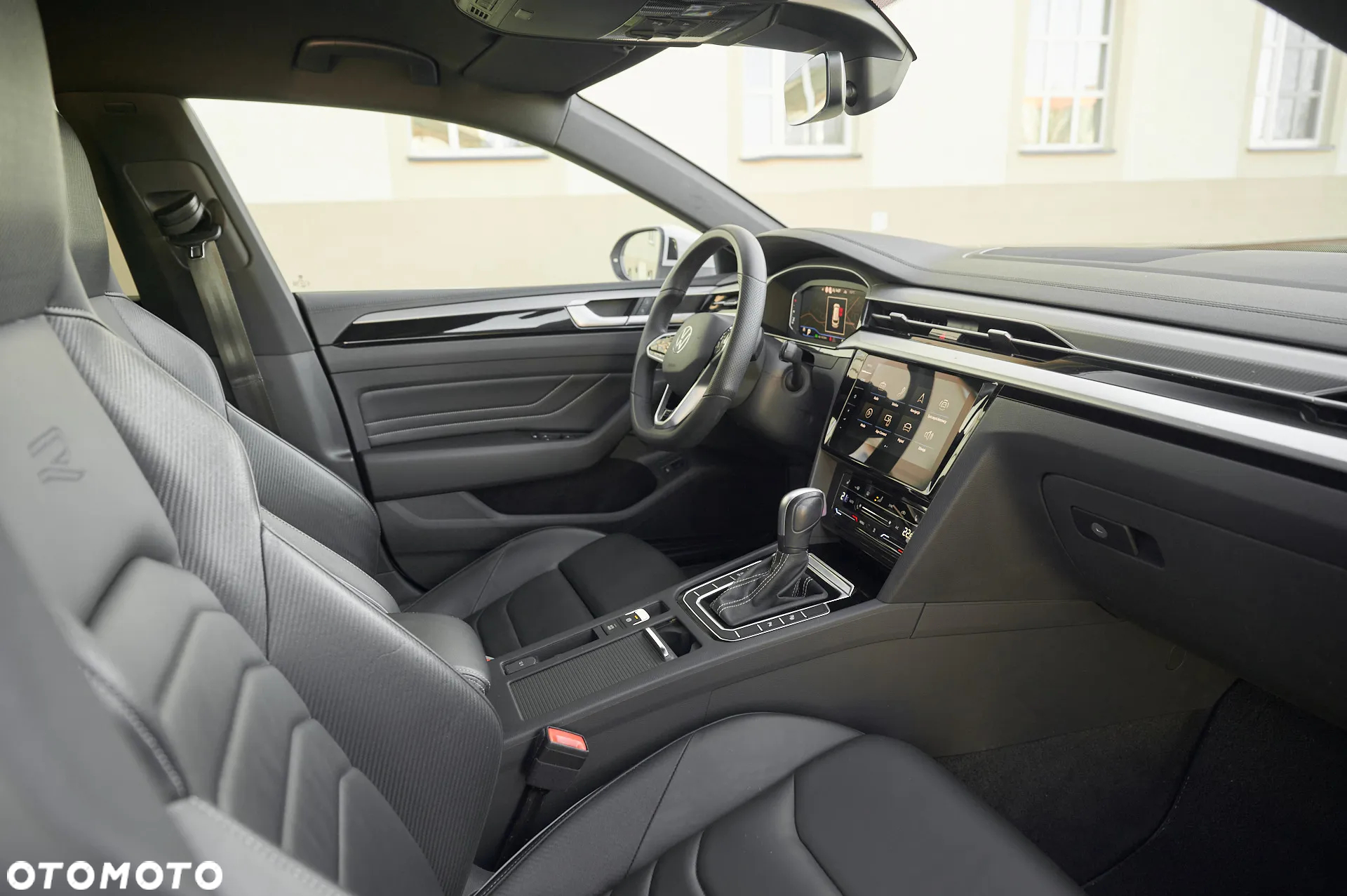 Volkswagen Arteon 2.0 TDI R-Line DSG - 40