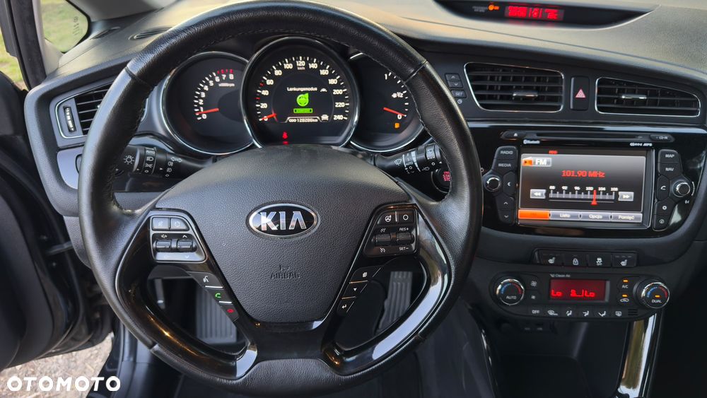 Kia Ceed - 12