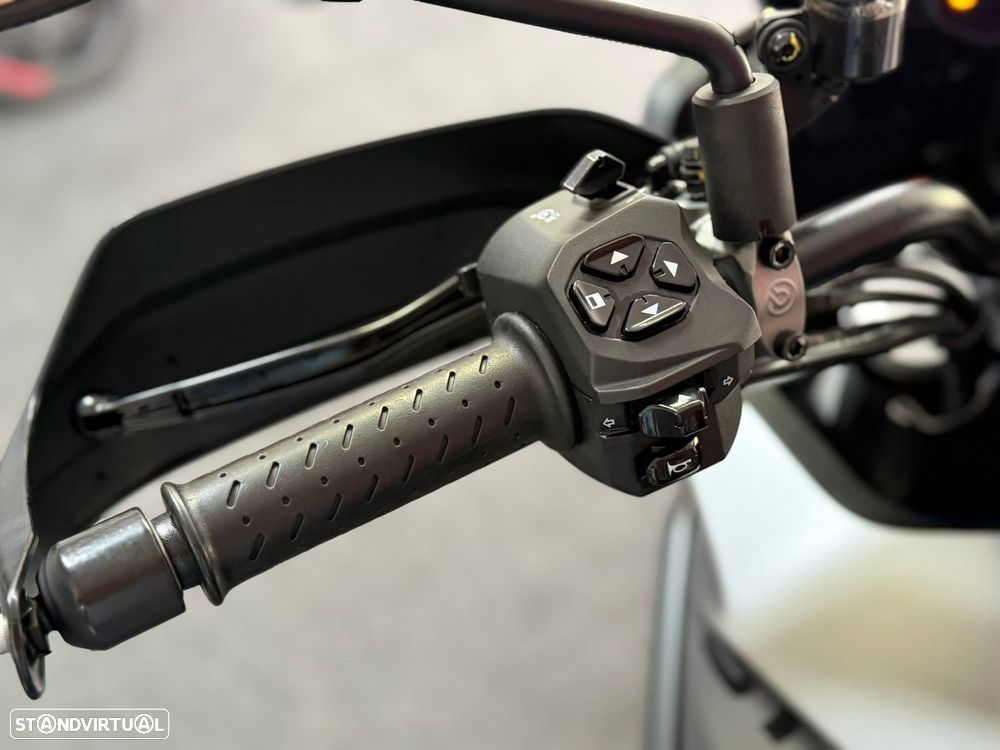 Moto Guzzi Stelvio - 15