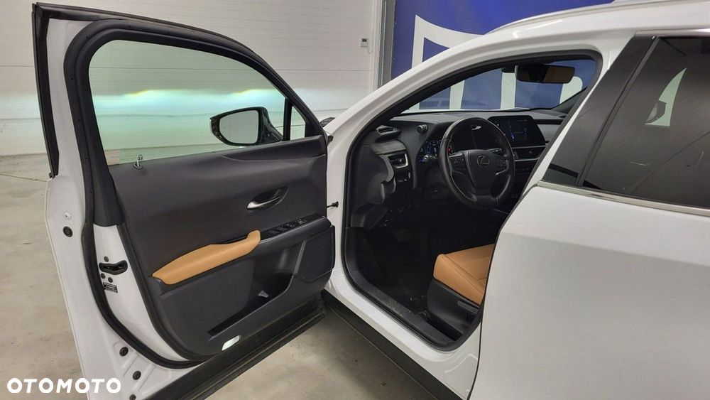 Lexus UX - 11