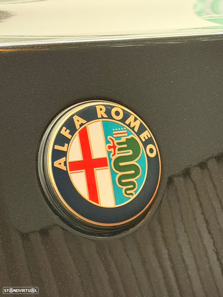 Alfa Romeo GT 1.9 JTD M-JET Distinctive - 19