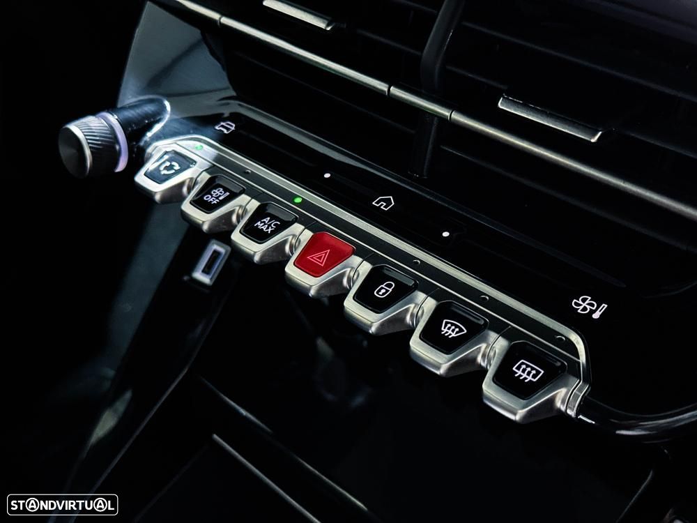 Peugeot 208 1.2 Hybrid Allure e-DCS6 - 38