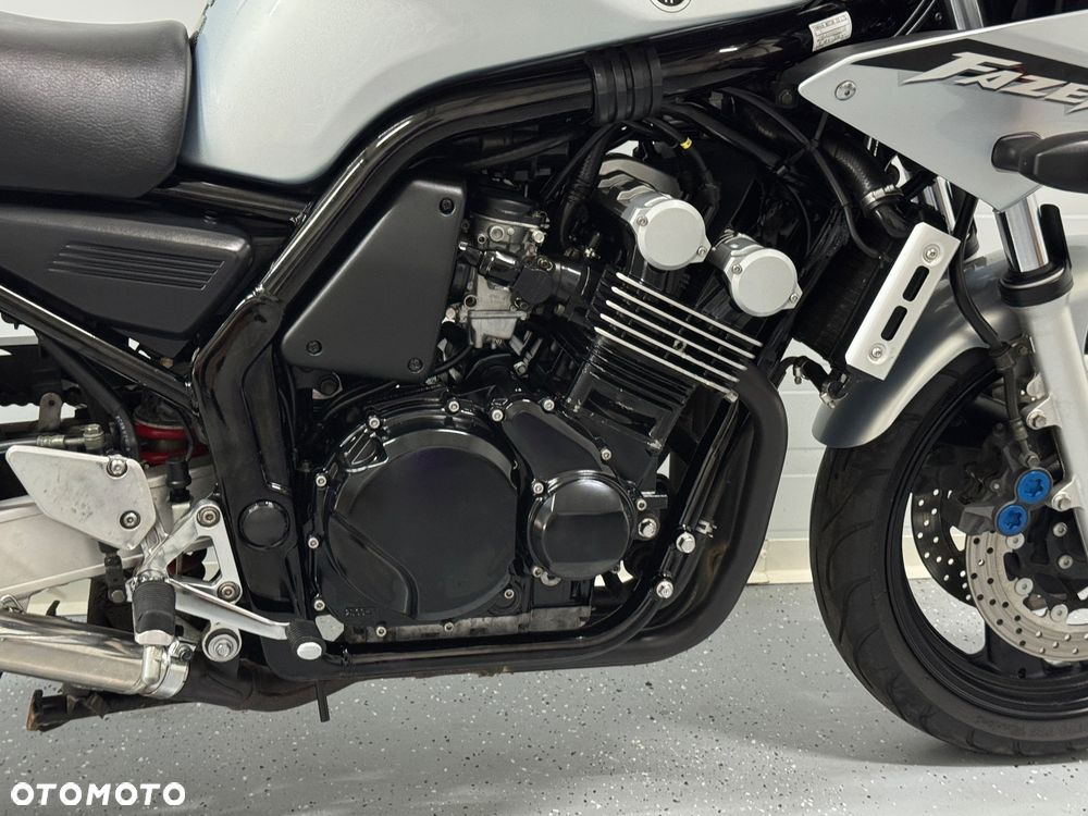 Yamaha FZ6 - 7