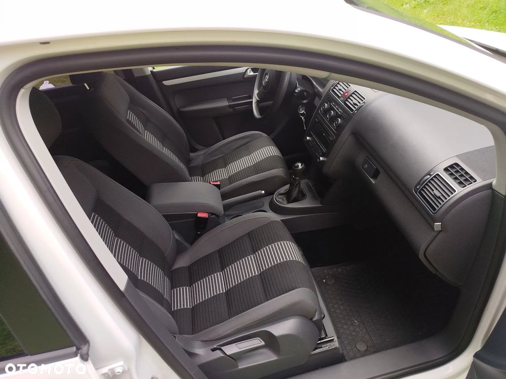 Volkswagen Touran 1.6 TDI DPF BlueMot Comfortline - 16