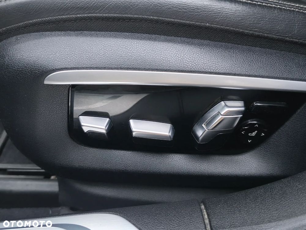 BMW Seria 7 730Ld xDrive - 24