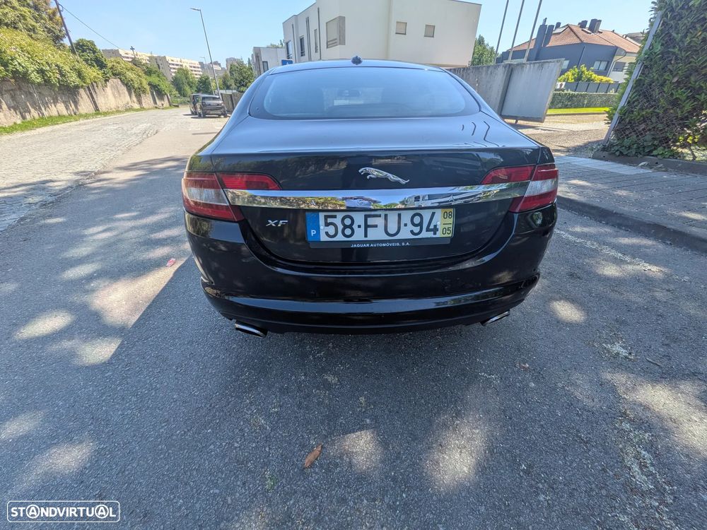 Jaguar XF 2.7 D V6 Premium Luxury - 6