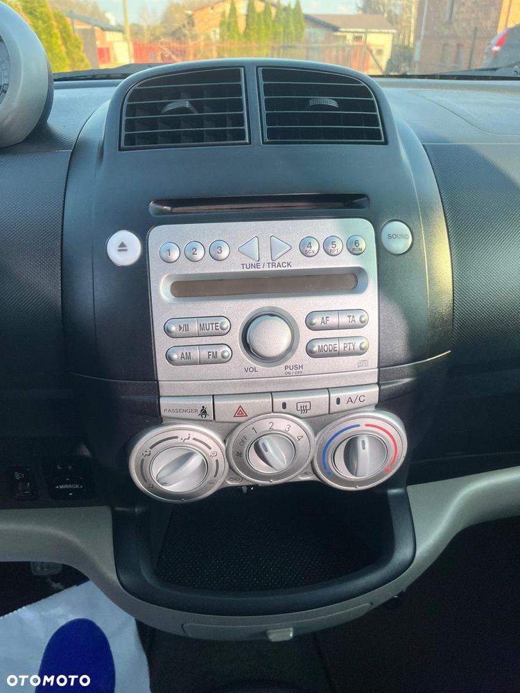 Daihatsu Sirion 1.3 - 19