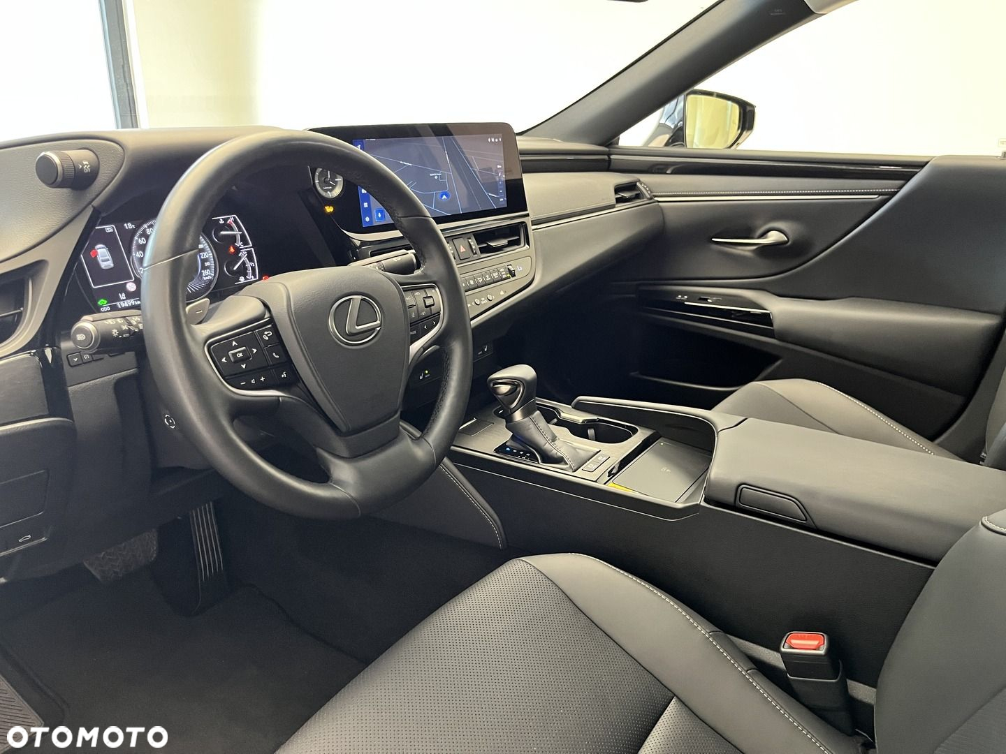 Lexus ES - 3