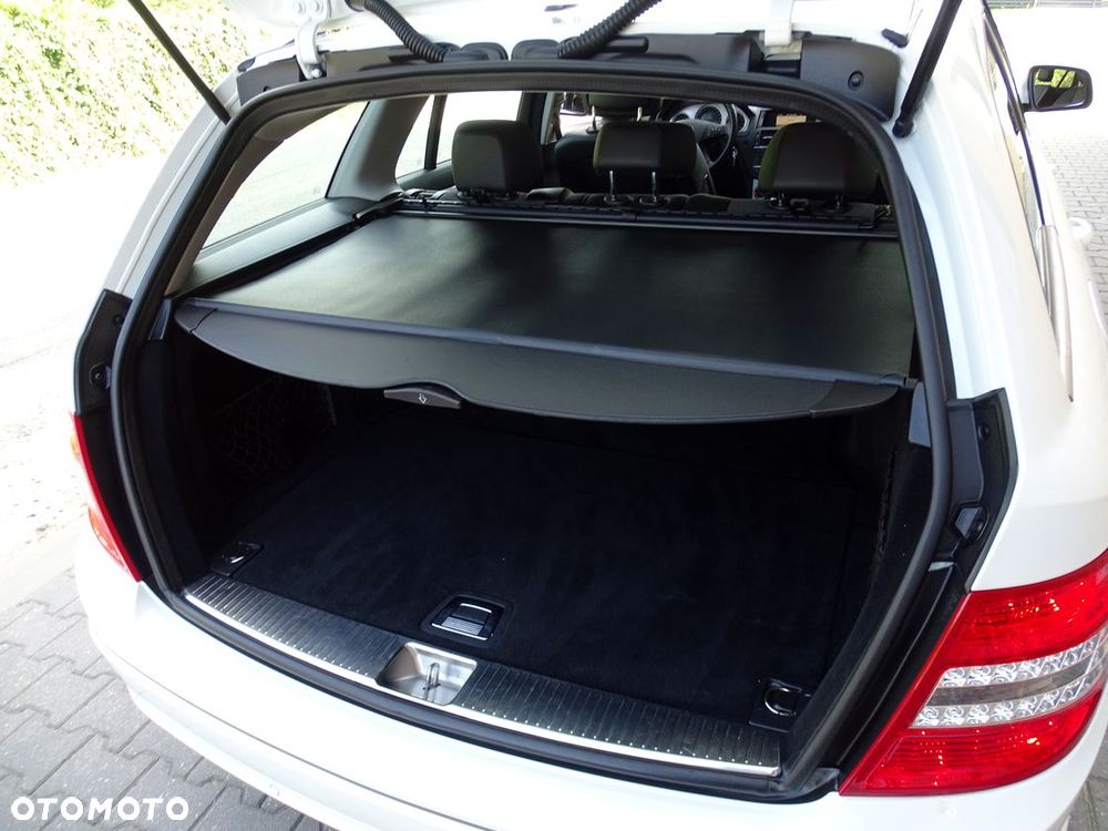 Mercedes-Benz Klasa C 180 Kompressor Automatik Avantgarde - 35