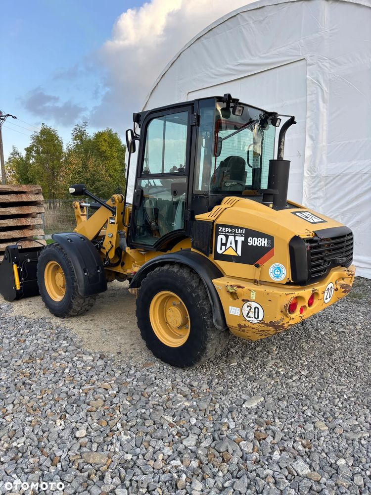 Caterpillar 908H - 3