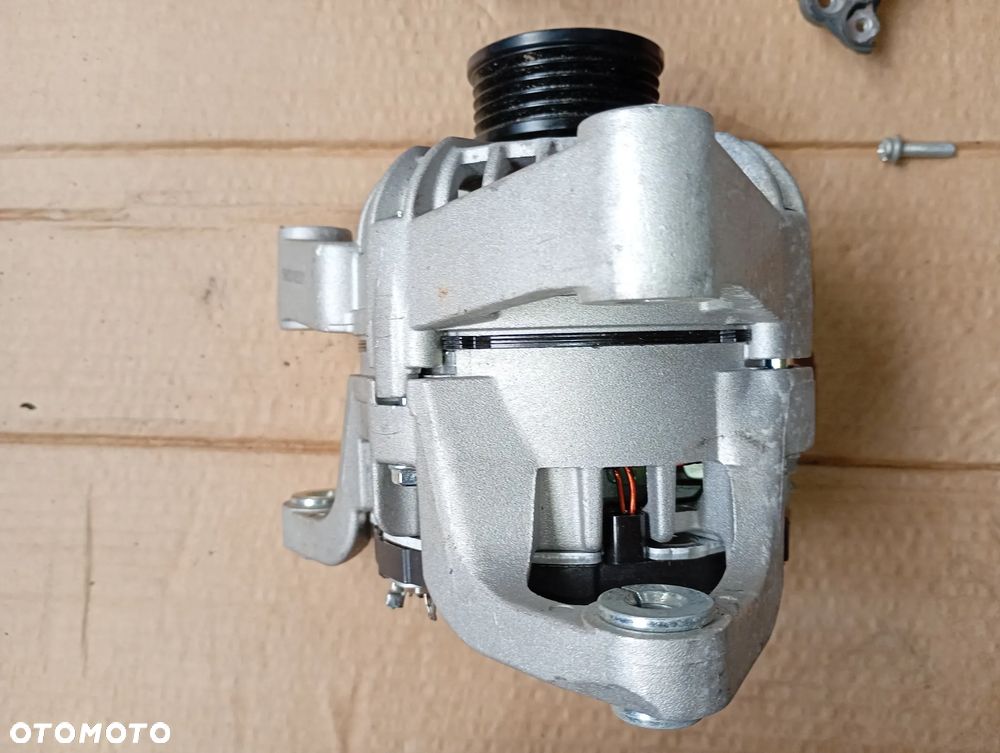 Opel Astra Meriva alternator 1.6 1.8 BOSCH 0 124 425 - 2