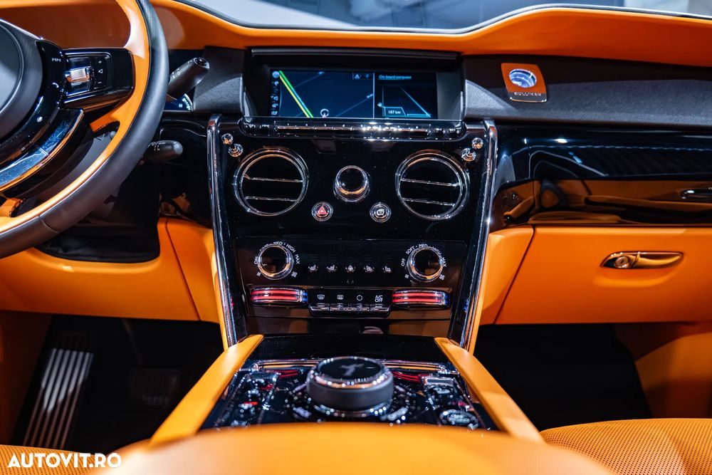 Rolls-Royce Cullinan - 25