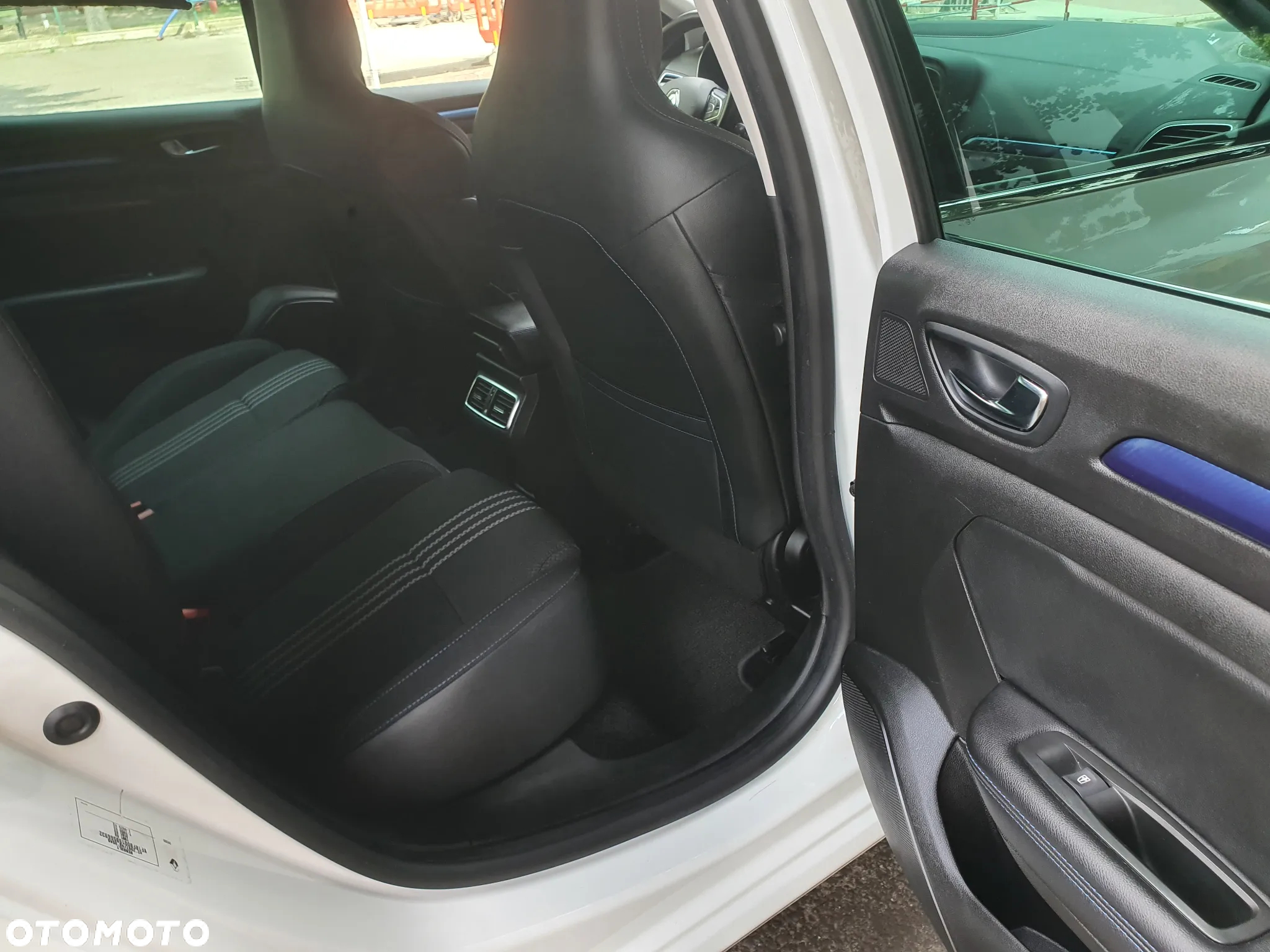 Renault Megane ENERGY TCe 165 EDC GT LINE - 13