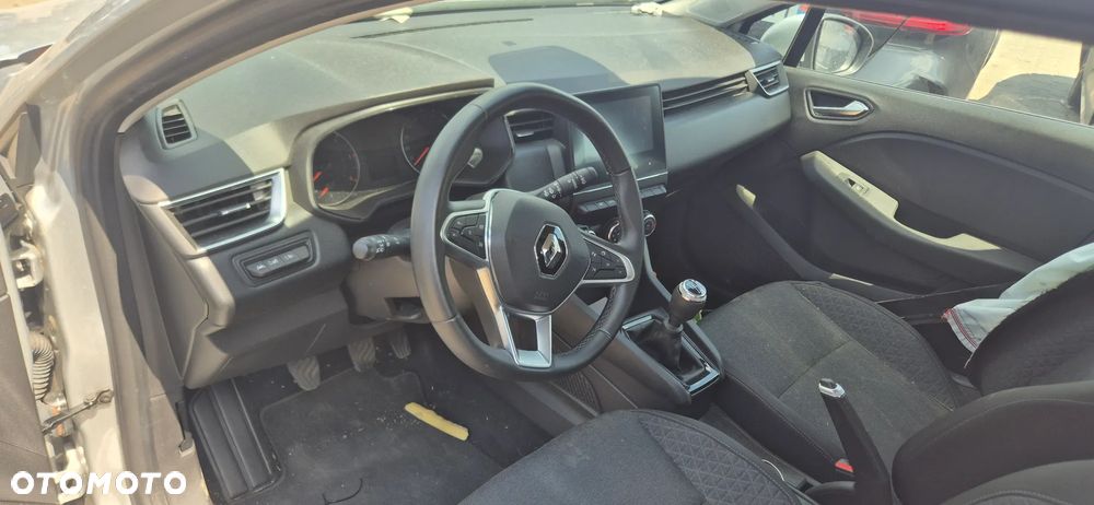 Renault Clio - 23