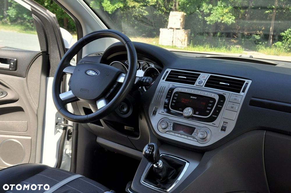 Ford Kuga - 25