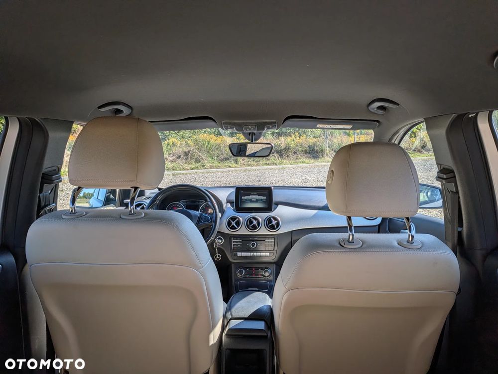 Mercedes-Benz Klasa B 220 4-Matic Style - 24