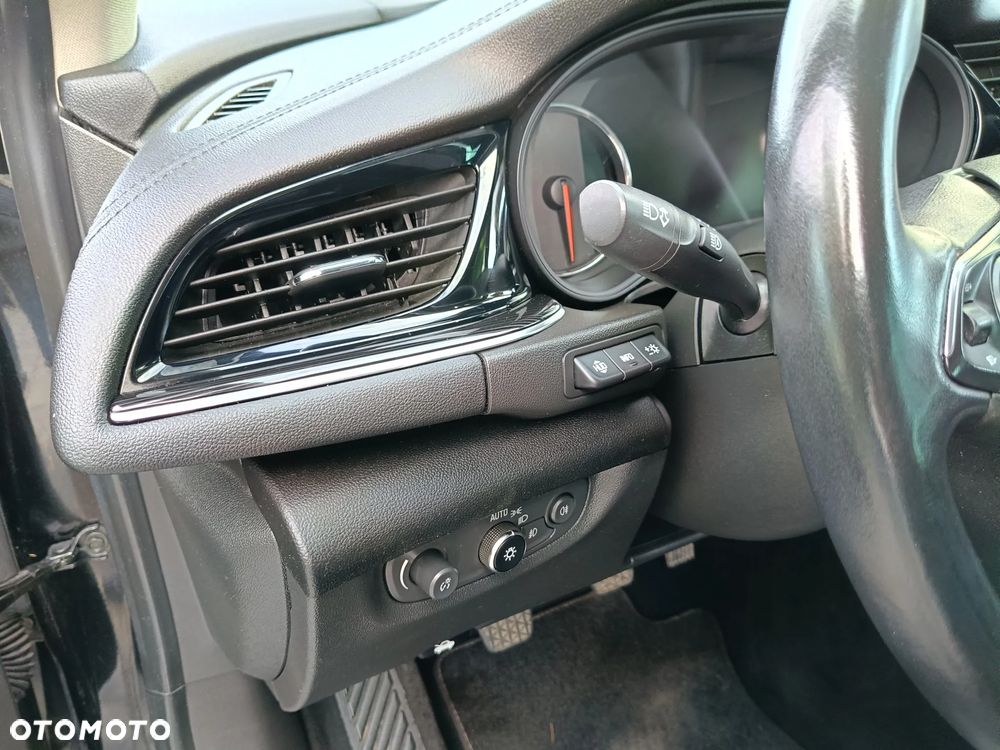 Opel Insignia 1.5 T Innovation S&S - 16