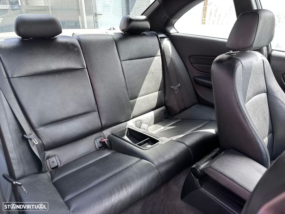 BMW 120 d Limited Edition Lifestyle c/ M Sport Pack - 28