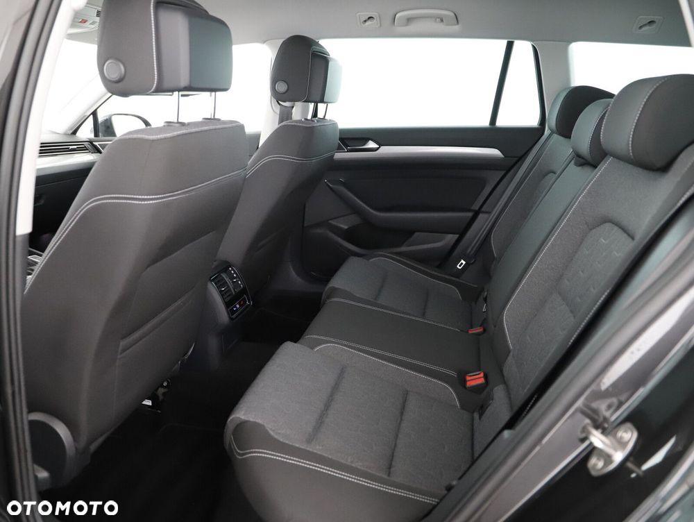 Volkswagen Passat Variant 2.0 TDI EVO Business DSG - 13