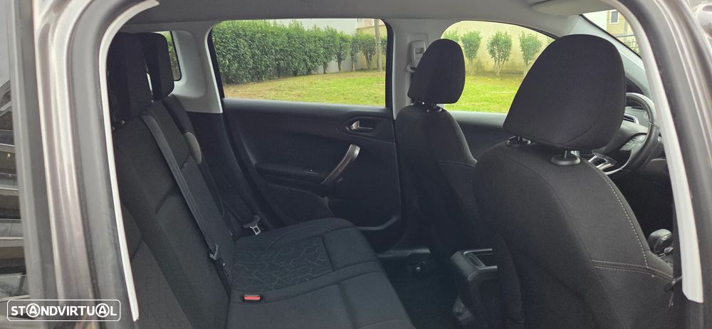 Peugeot 2008 1.4 HDi Active - 22