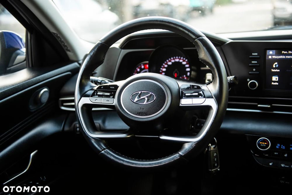 Hyundai Elantra 1.6 Smart - 32