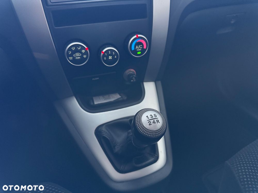 Hyundai Tucson 2.0 Comfort 2WD - 26