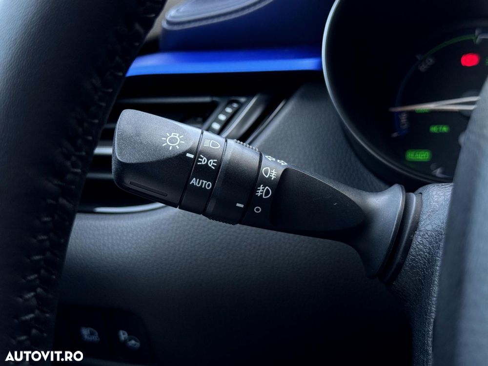 Toyota C-HR - 15