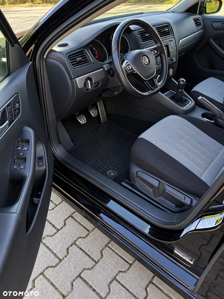 Volkswagen Jetta - 10