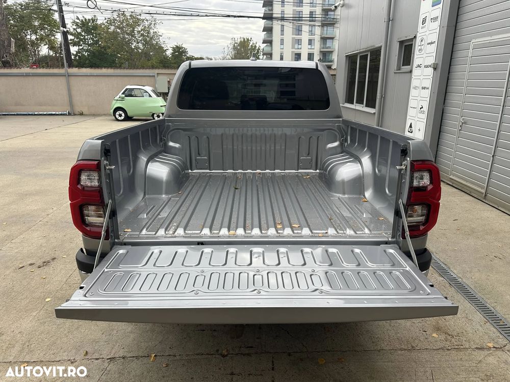 Toyota Hilux 4x4 Double Cab MHEV Autm. Executive - 17