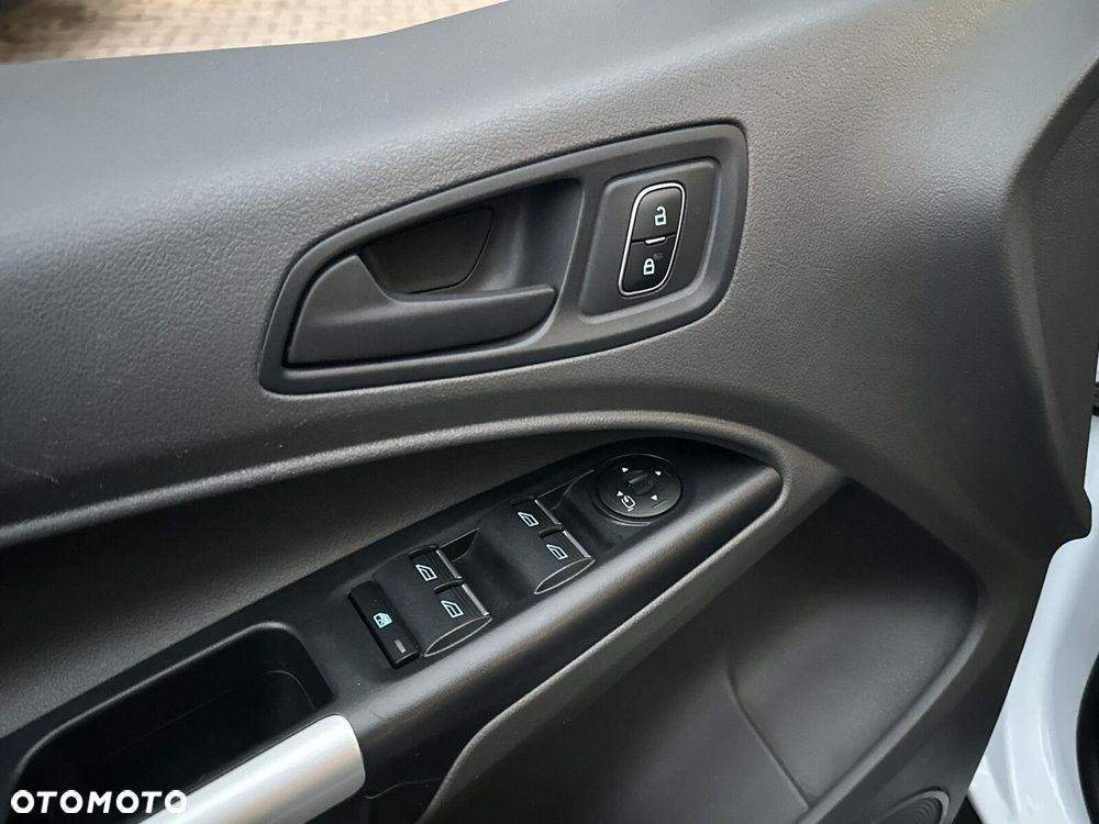 Ford Transit Connect - 26