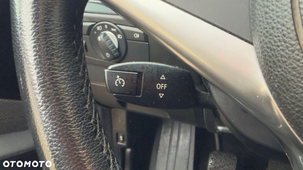 BMW Seria 5 525d - 38