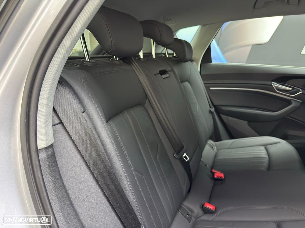 Audi e-tron 55 quattro Advanced - 36