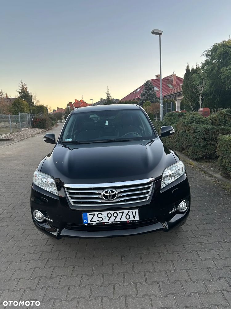 Toyota RAV4 - 1