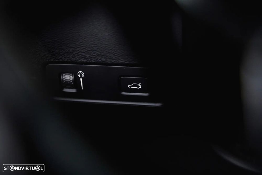 Volvo XC 40 P8 AWD Recharge RDesign - 27