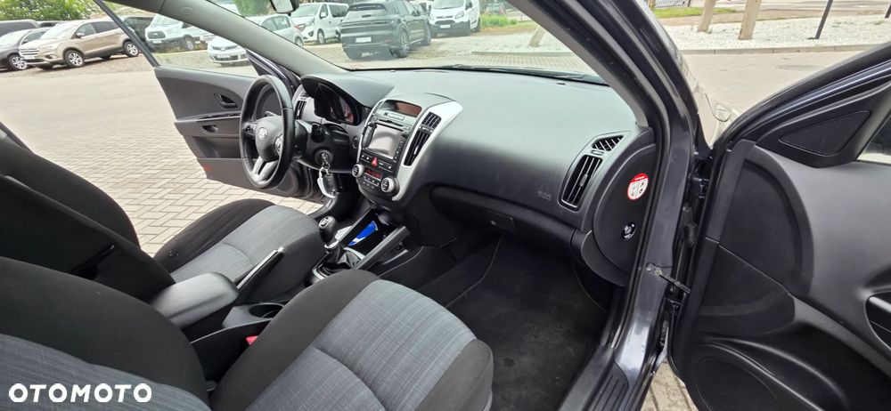 Kia Ceed 1.4 CVVT Dream-Team Edition - 36