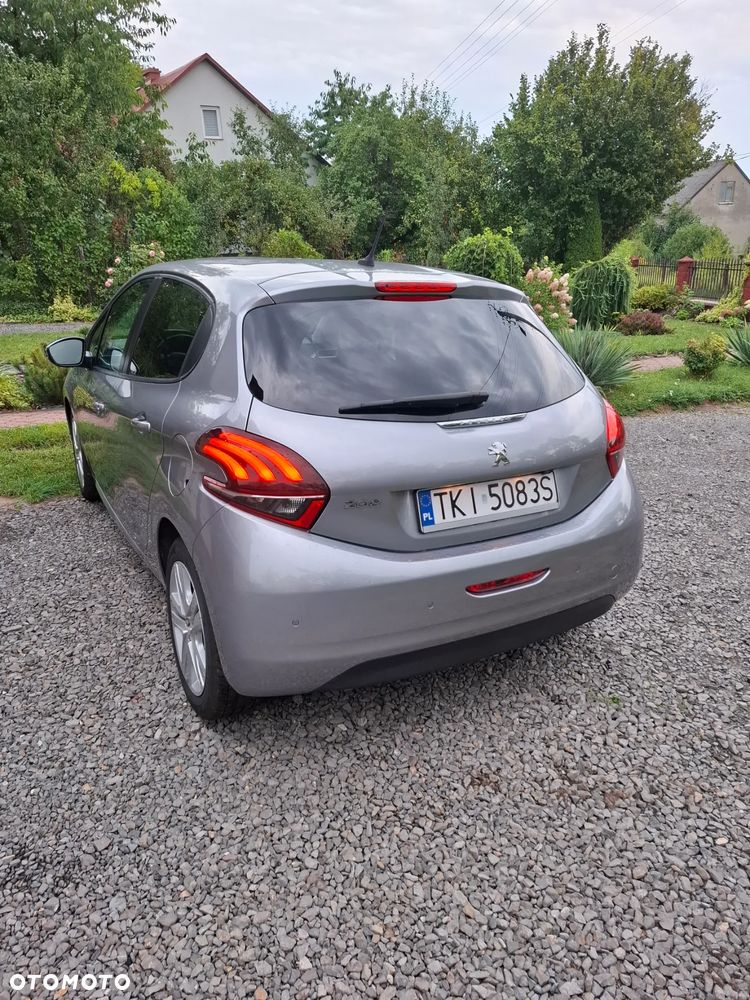 Peugeot 208 - 7