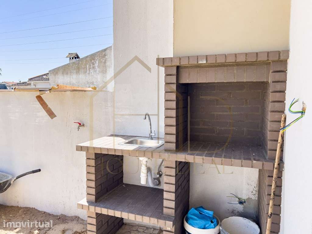 QUASE PRONTA!!! Moradia T3 com Pérgola. Fernão Ferro - Grande imagem: 5/25